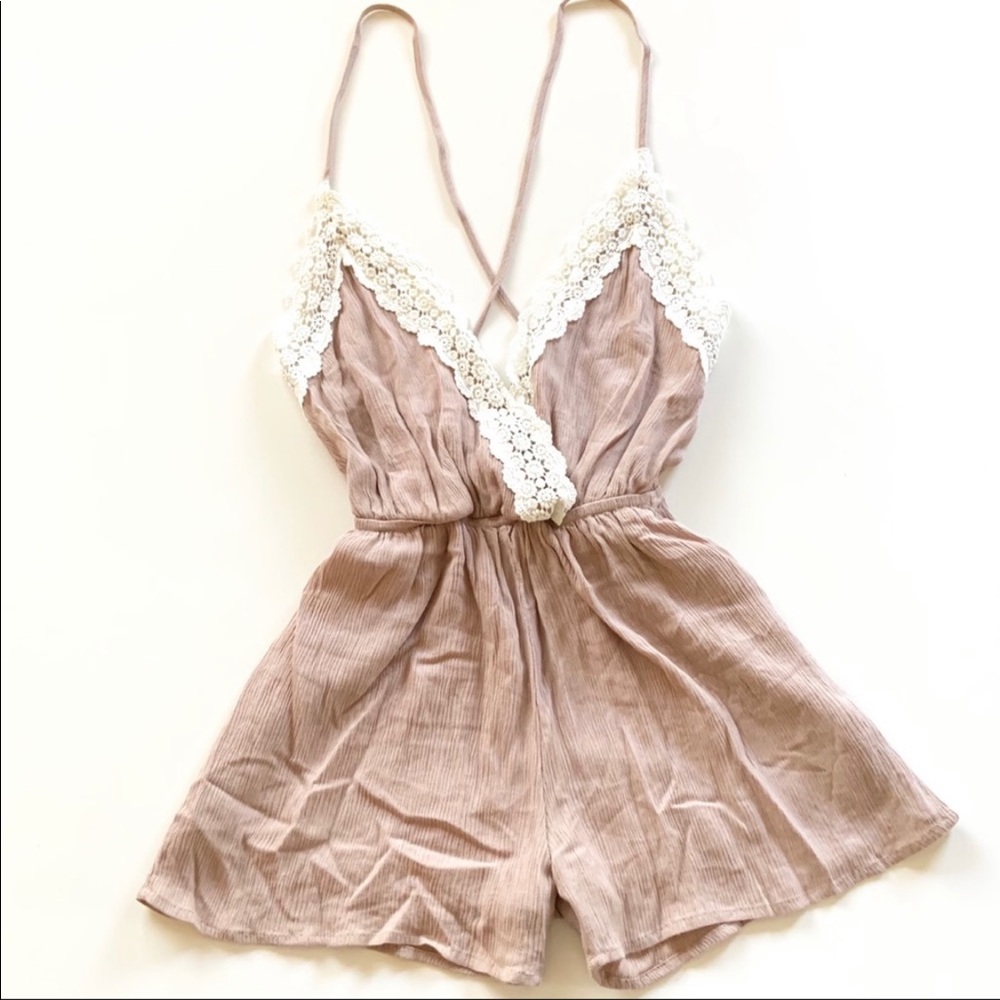 Mauve White Lace Strappy V-neck Shorts Romper S
